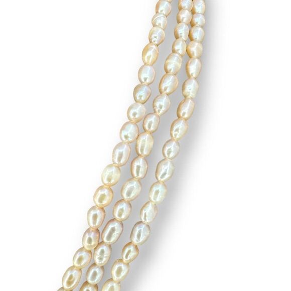 Three Strands Freshwater Pearl Beaded Necklace Pearl Box Clasp over Gold Plated - Picture 4 of 6